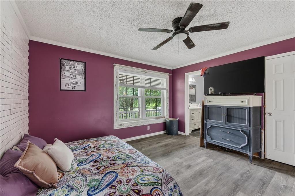 Photo 28 of 48 - 5010 N Galvin Road