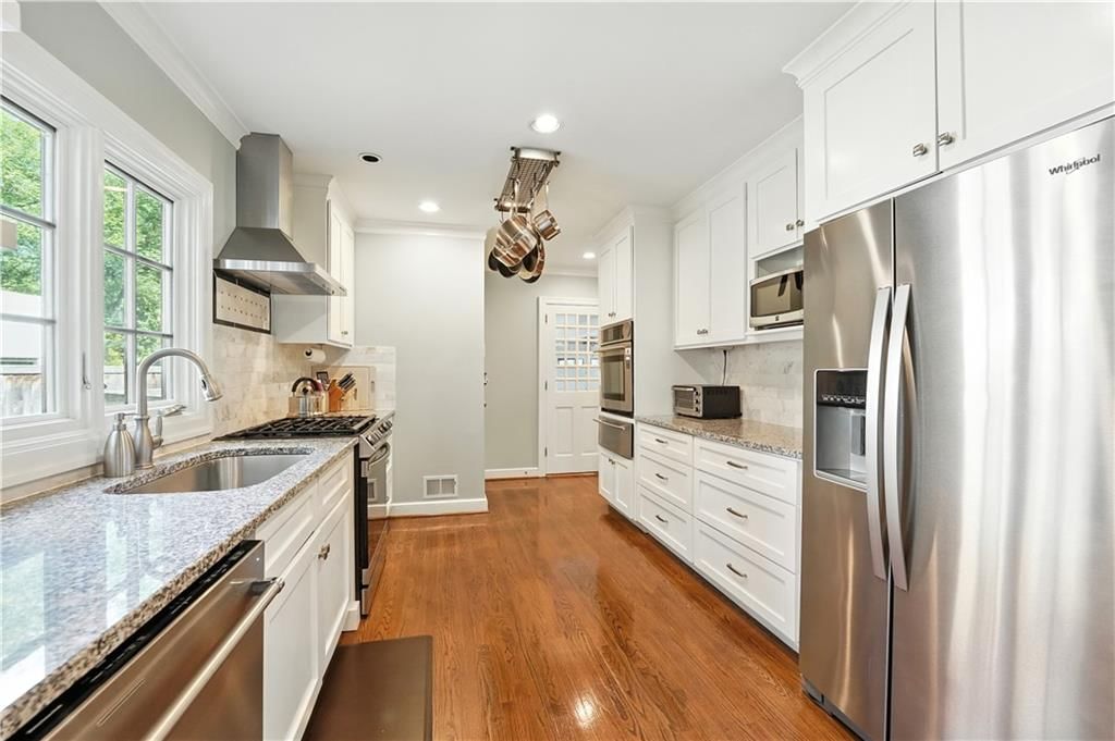 1200 W 60th Terrace — photo 7