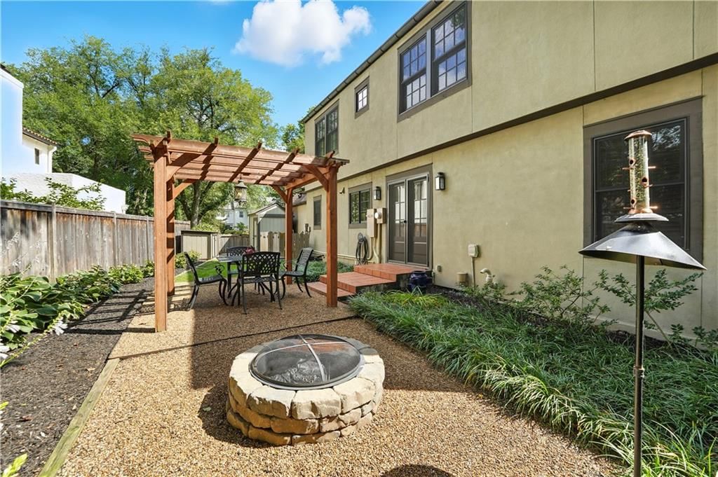 1200 W 60th Terrace — photo 33