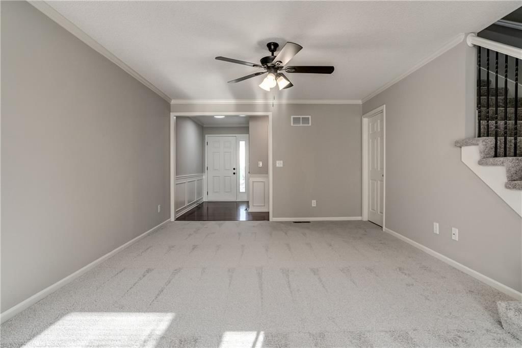 Photo 5 of 13 - 1627 N 128th Street