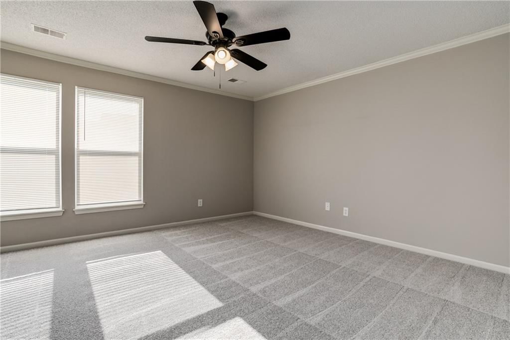 Photo 7 of 13 - 1627 N 128th Street