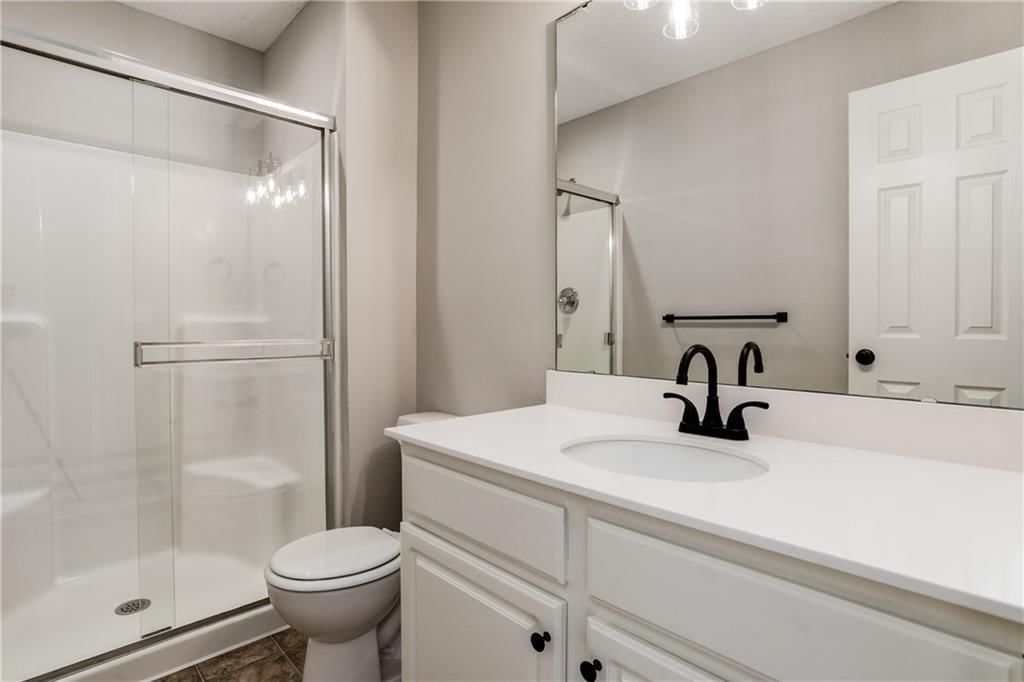Photo 10 of 13 - 1627 N 128th Street