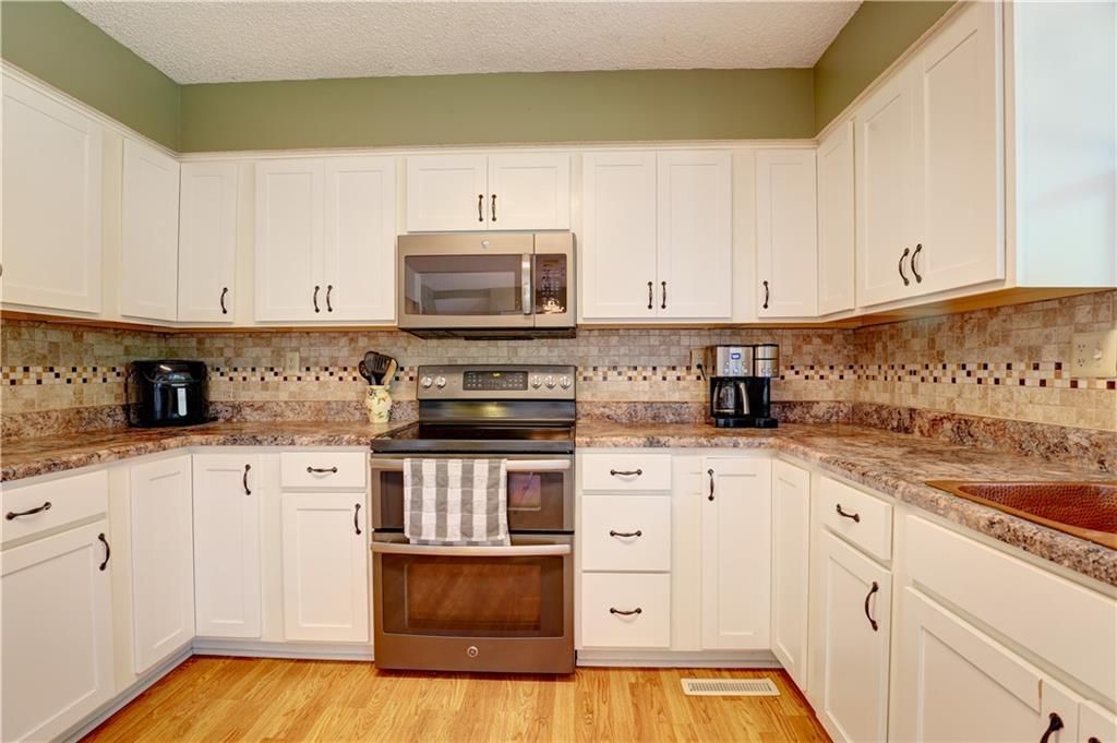 816 Stonebrook Lane — photo 19