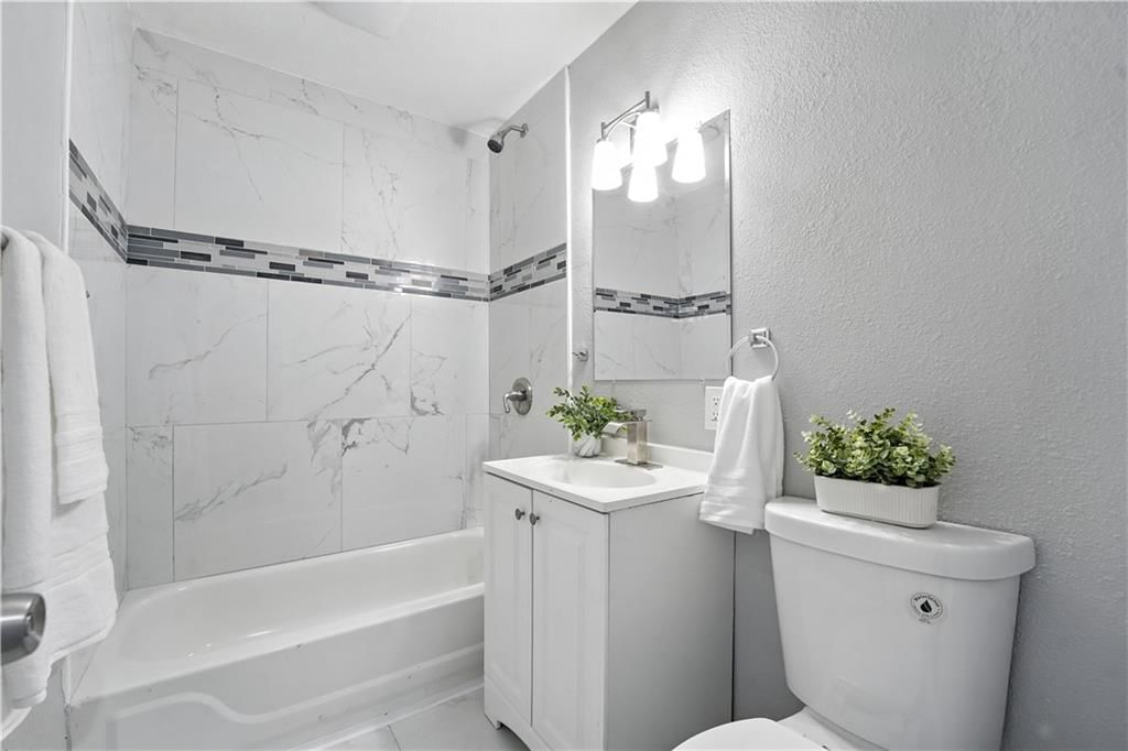 709 W 28th Street — photo 8