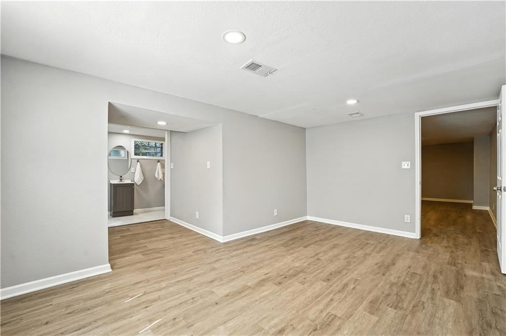 709 W 28th Street — photo 13