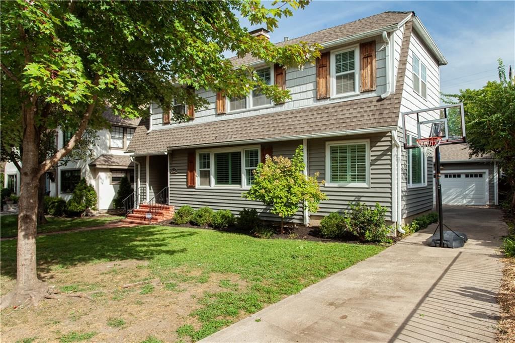 436 W 61st Terrace — photo 3