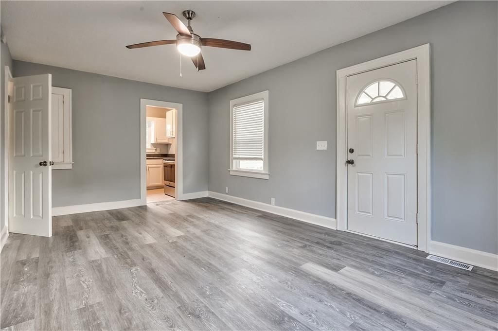 1810 S Maywood Avenue — photo 3
