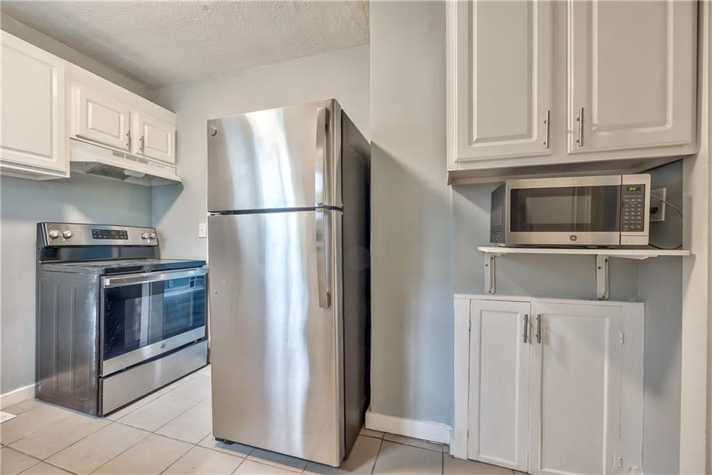 1810 S Maywood Avenue — photo 6