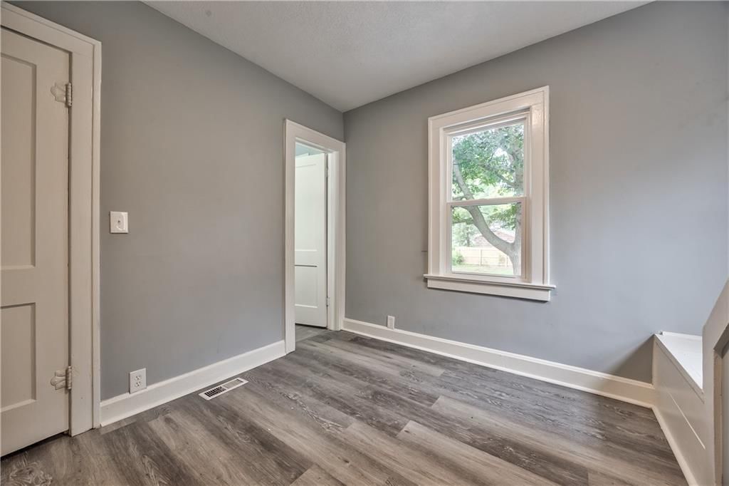 1810 S Maywood Avenue — photo 10
