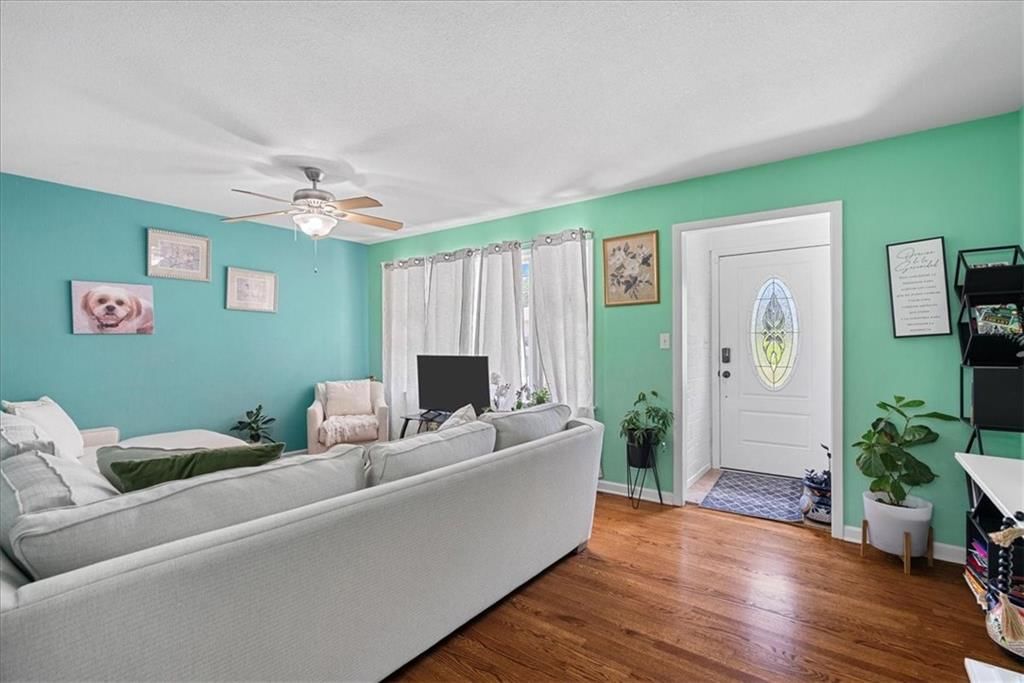 Photo 5 of 25 - 7226 Yecker Avenue