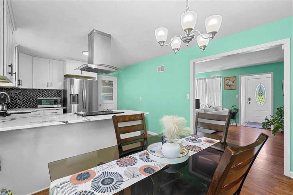 Photo 8 of 25 - 7226 Yecker Avenue