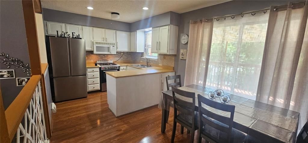 Photo 9 of 25 - 1501 W Loula Street