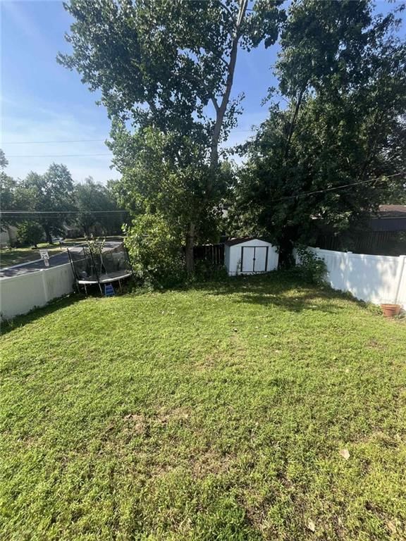 Photo 25 of 25 - 1501 W Loula Street