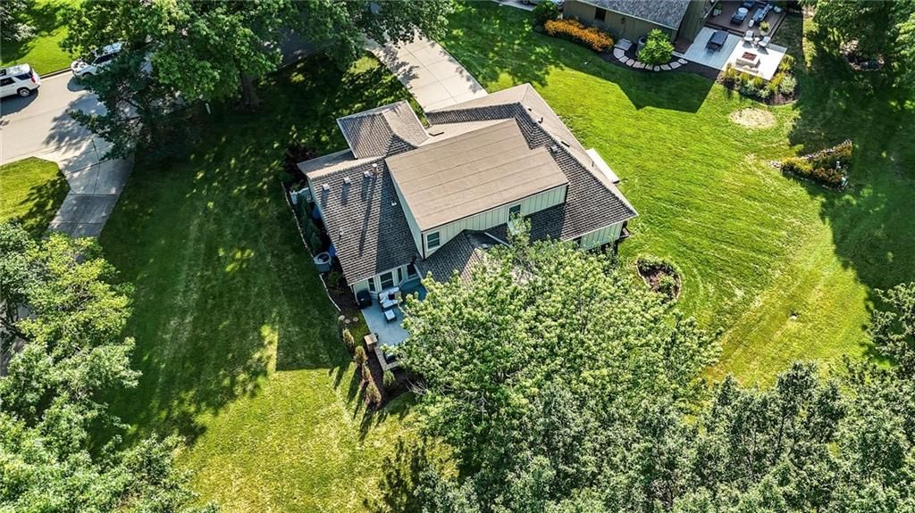 12729 Sagamore Road — photo 47
