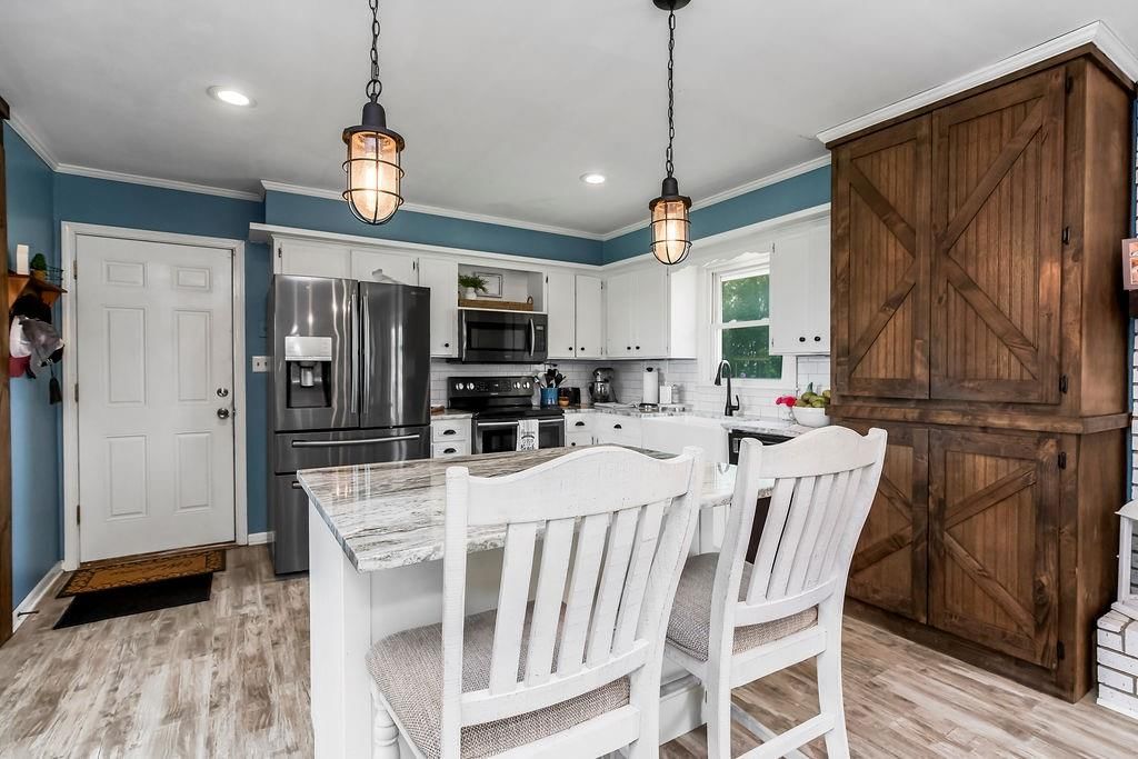 Photo 12 of 50 - 26220 S Groh Road