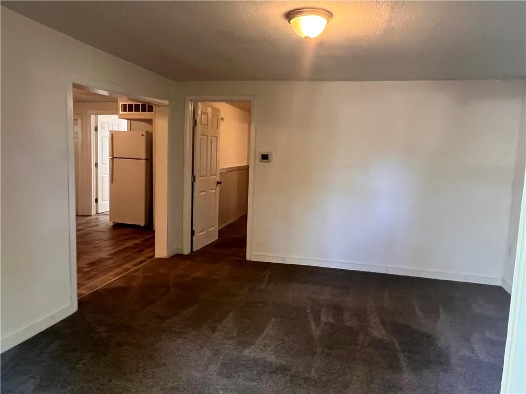 Photo 6 of 11 - 209 S Washington Street