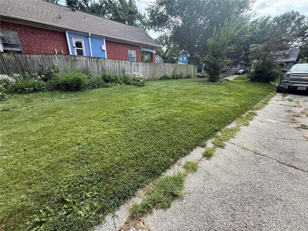 4925 Walrond Avenue — photo 22