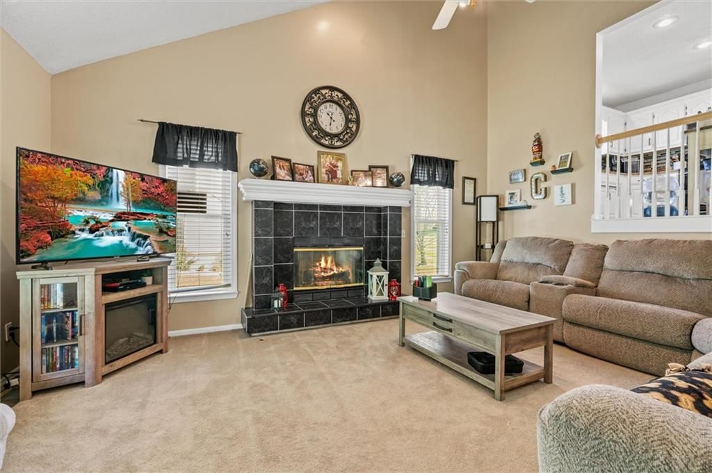 Photo 10 of 37 - 6405 N Fisk Court