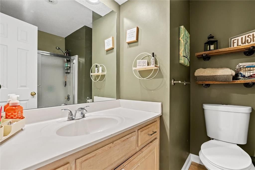 Photo 17 of 37 - 6405 N Fisk Court