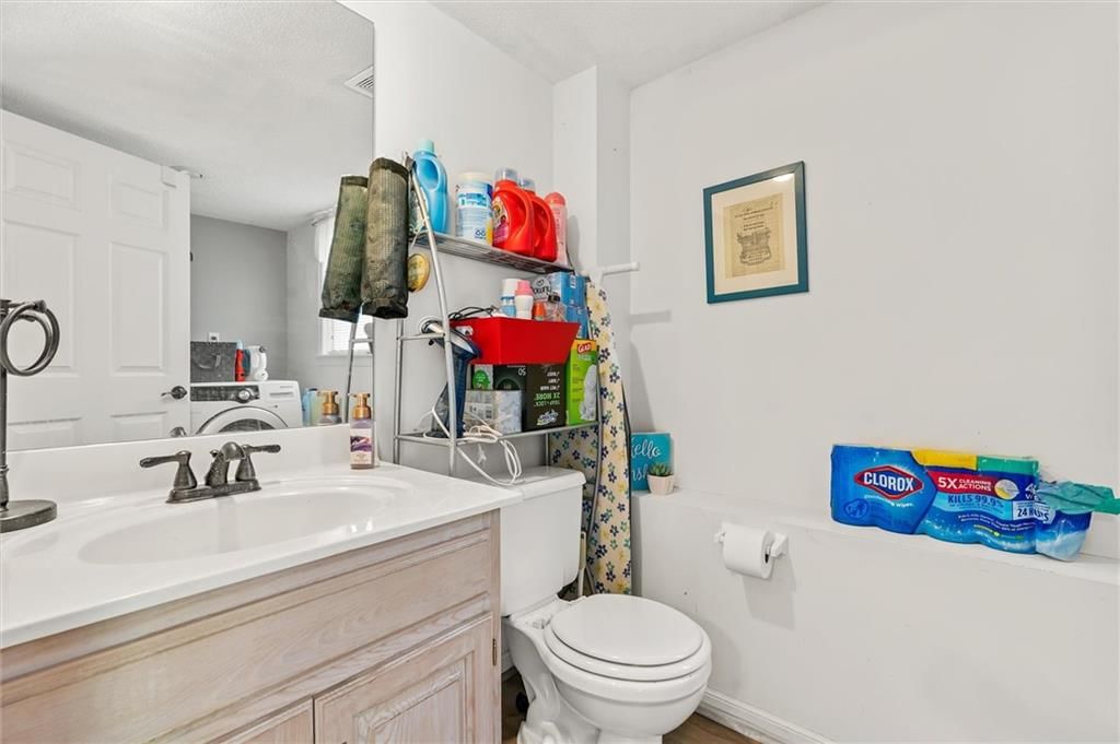 Photo 27 of 37 - 6405 N Fisk Court