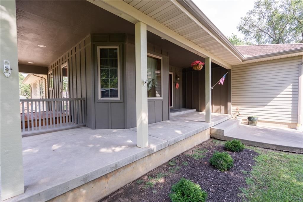200 N Cedar Street — photo 8