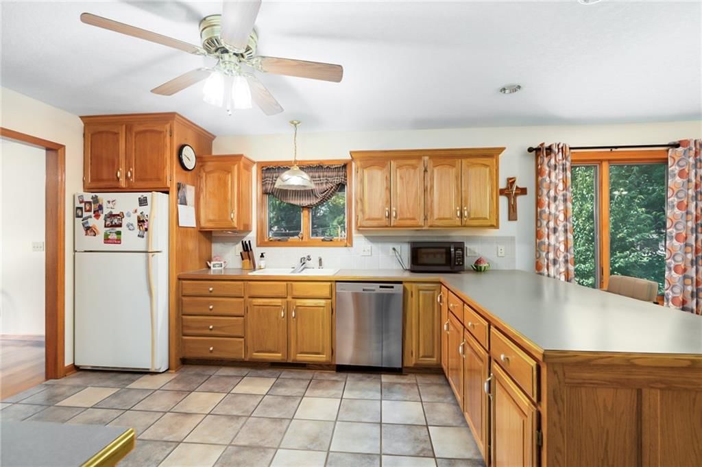 200 N Cedar Street — photo 15