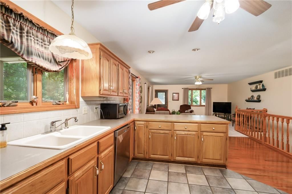200 N Cedar Street — photo 17