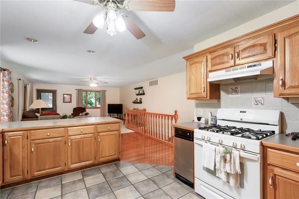 200 N Cedar Street — photo 18