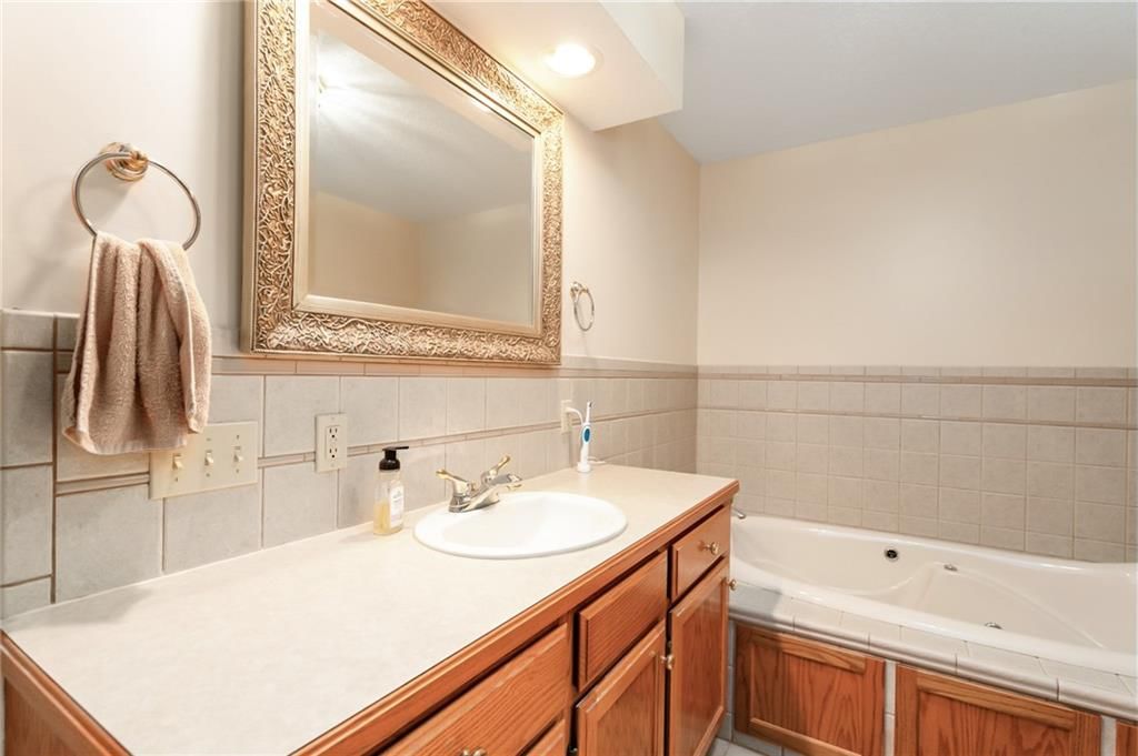 200 N Cedar Street — photo 29