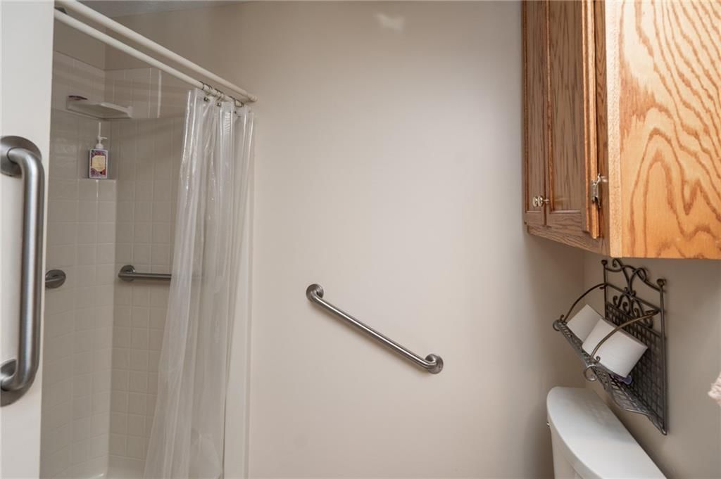 200 N Cedar Street — photo 30