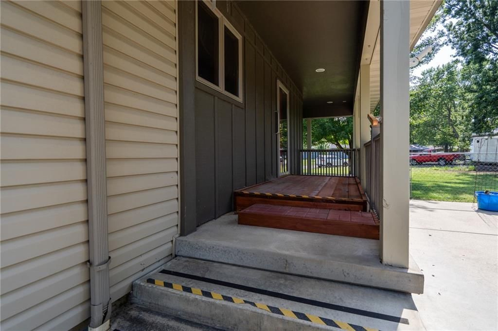 200 N Cedar Street — photo 40