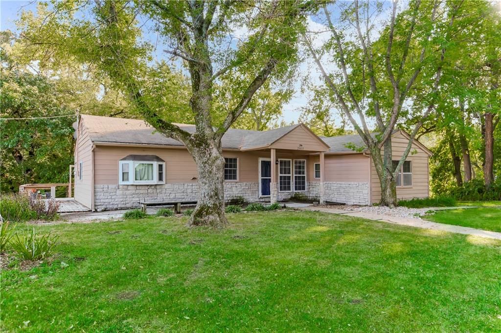28405 W 95th Street — photo 2
