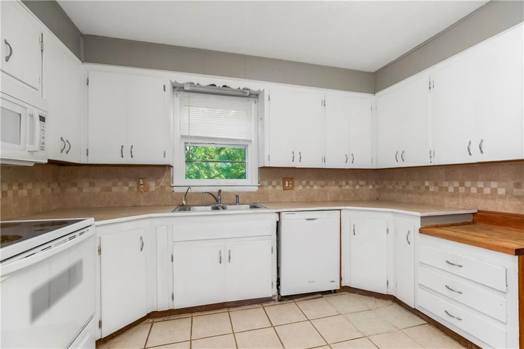 28405 W 95th Street — photo 9
