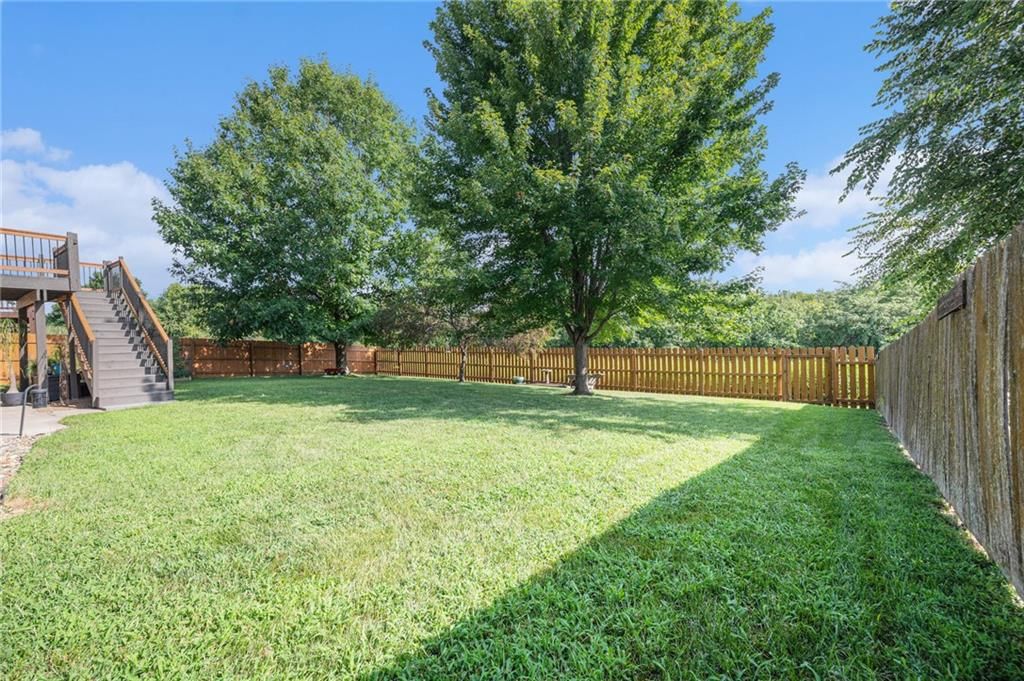 2000 Lake Drive — photo 28