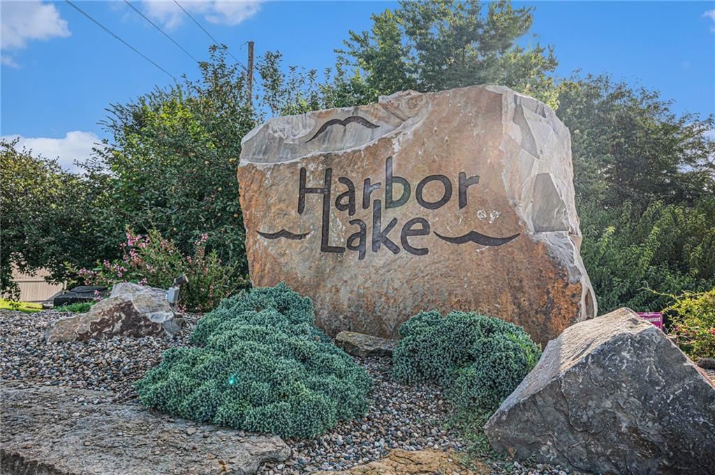 2000 Lake Drive — photo 33