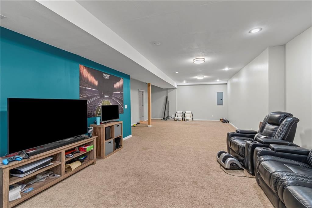 1313 NE ERNEST Way — photo 27