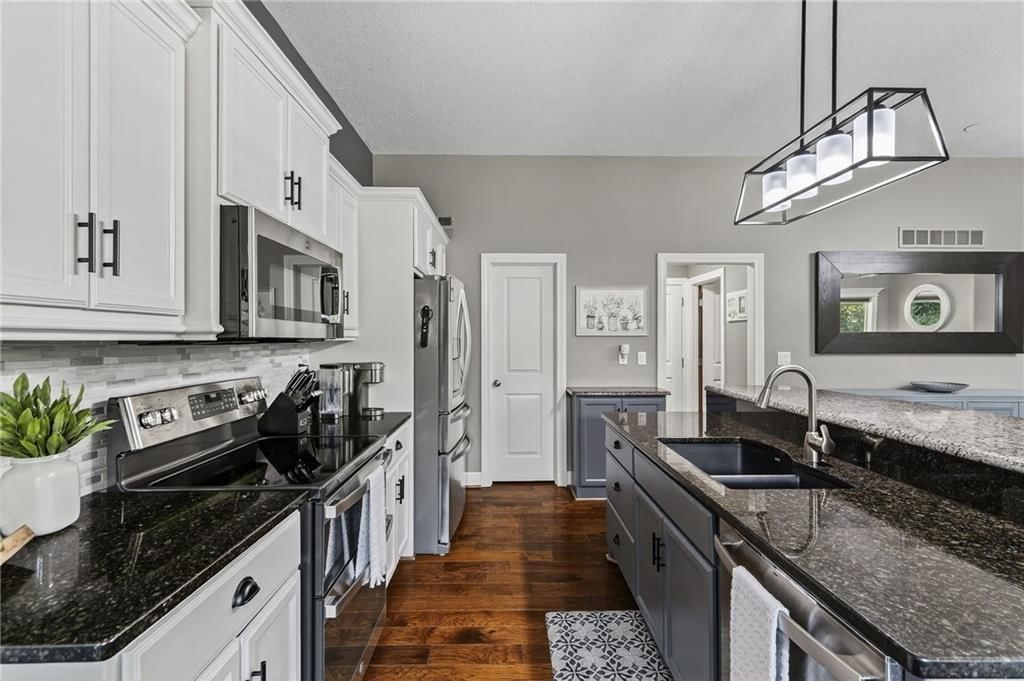 Photo 13 of 52 - 25316 E 30th Street