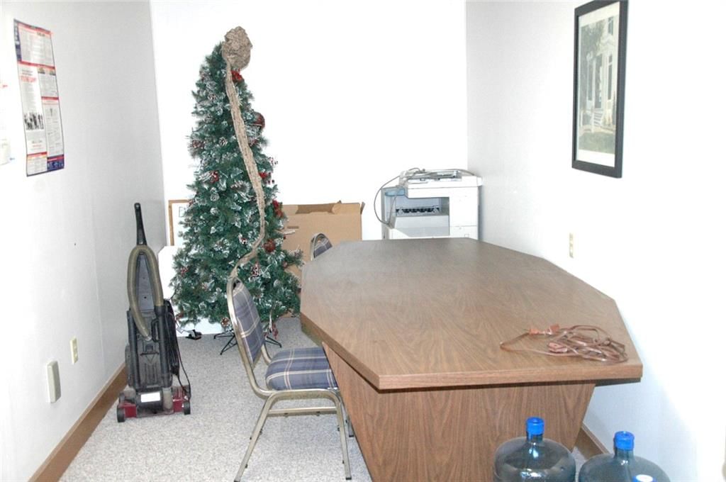 1720 Broadway Avenue — photo 17