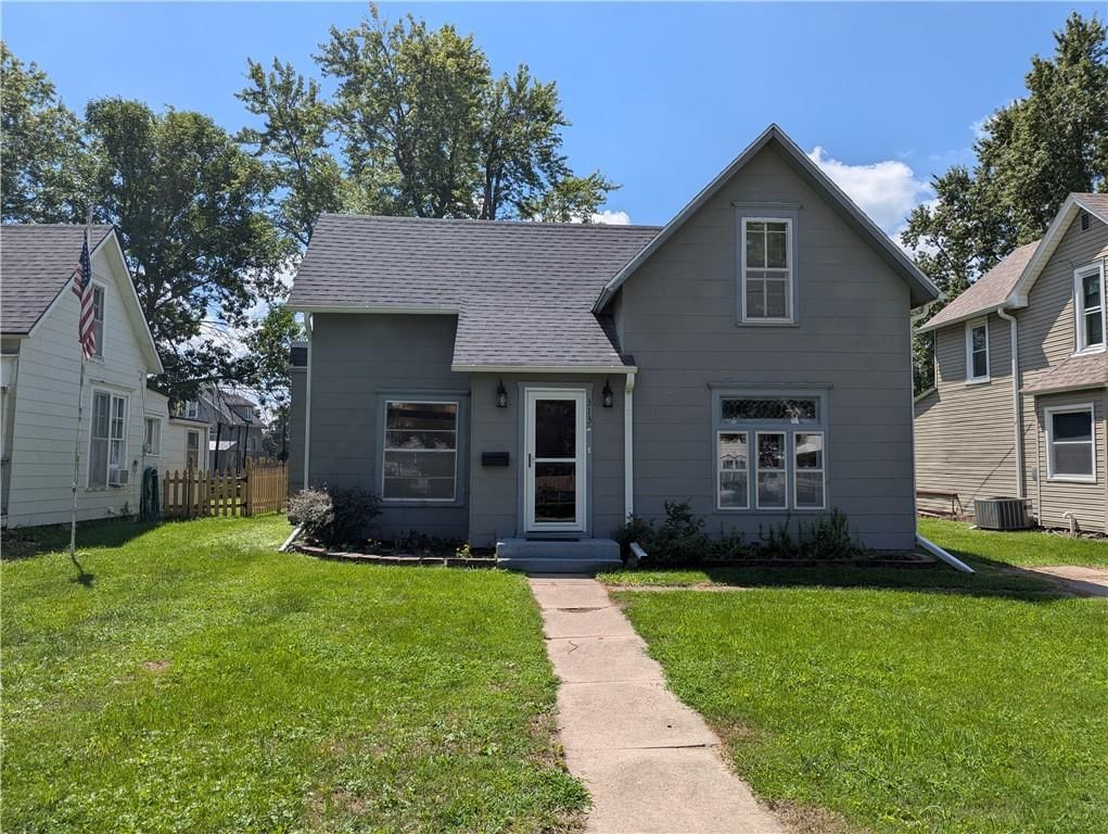 313 Shawnee Street, Hiawatha, KS