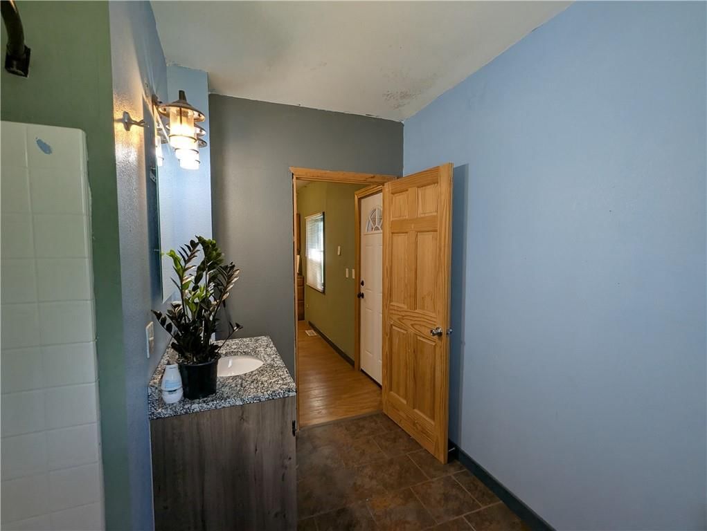 313 Shawnee Street — photo 33