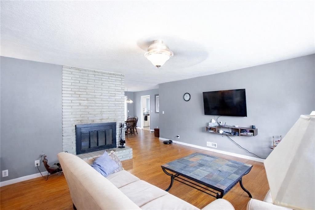 10110 Forest Avenue — photo 3