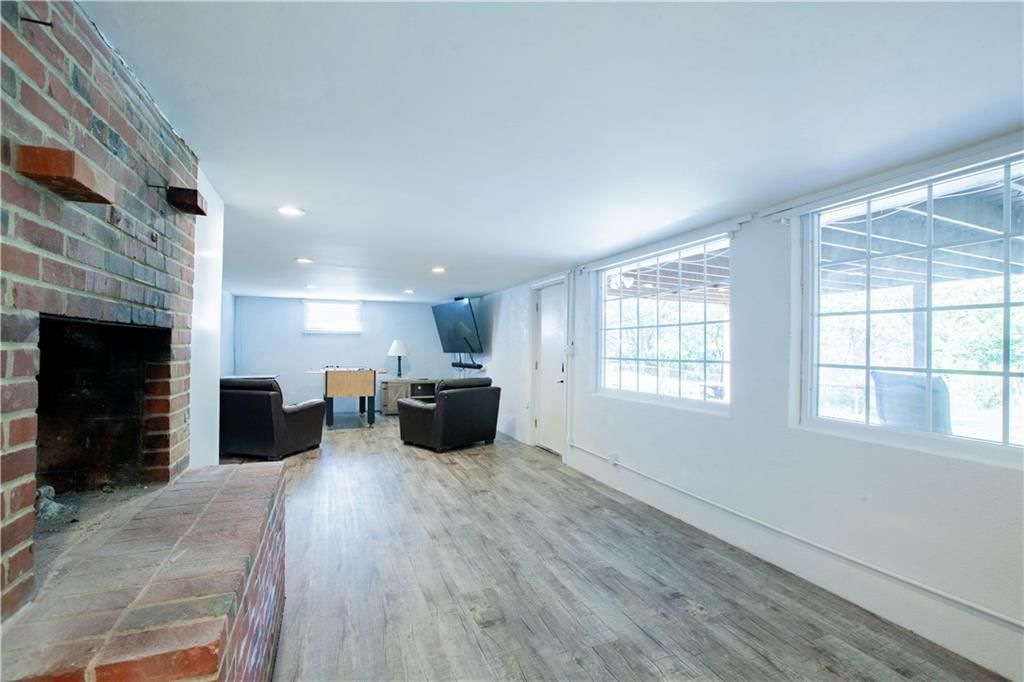 10110 Forest Avenue — photo 23