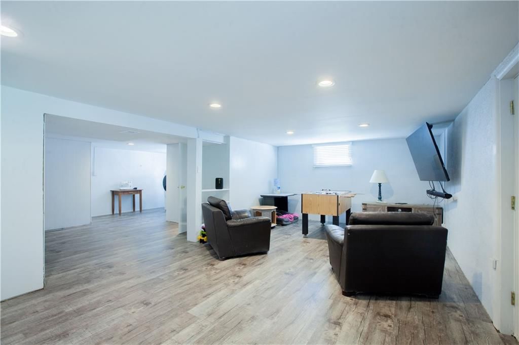 10110 Forest Avenue — photo 24