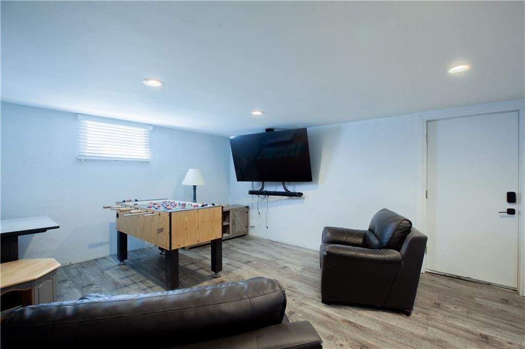 10110 Forest Avenue — photo 25