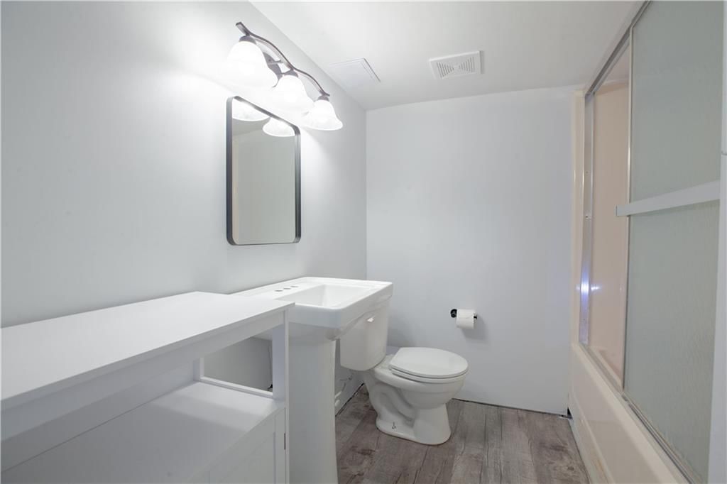 10110 Forest Avenue — photo 28