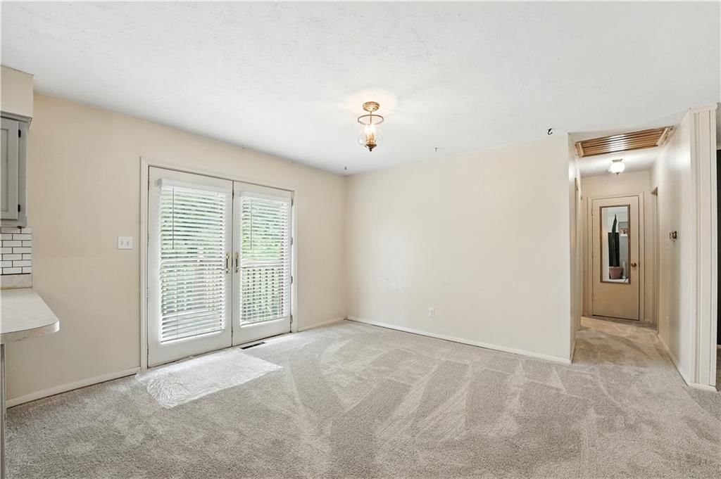 Photo 14 of 45 - 14973 Wolfe Drive
