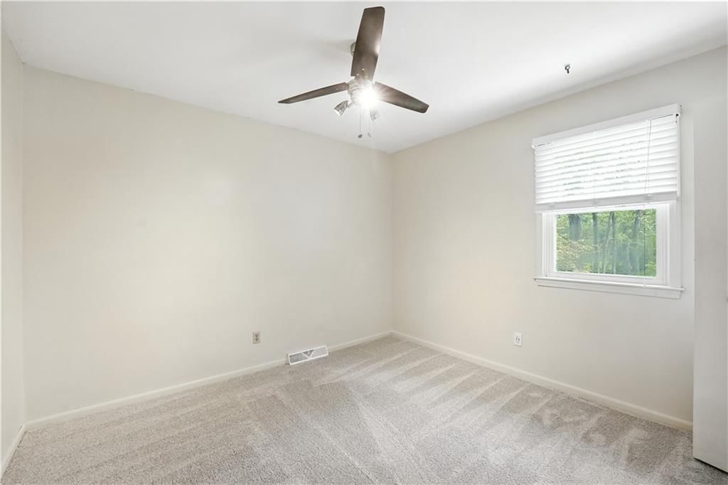 Photo 18 of 45 - 14973 Wolfe Drive