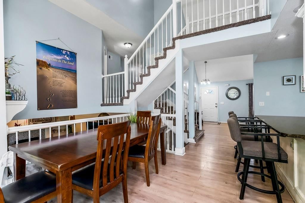 Photo 8 of 33 - 7012 E 123rd Street