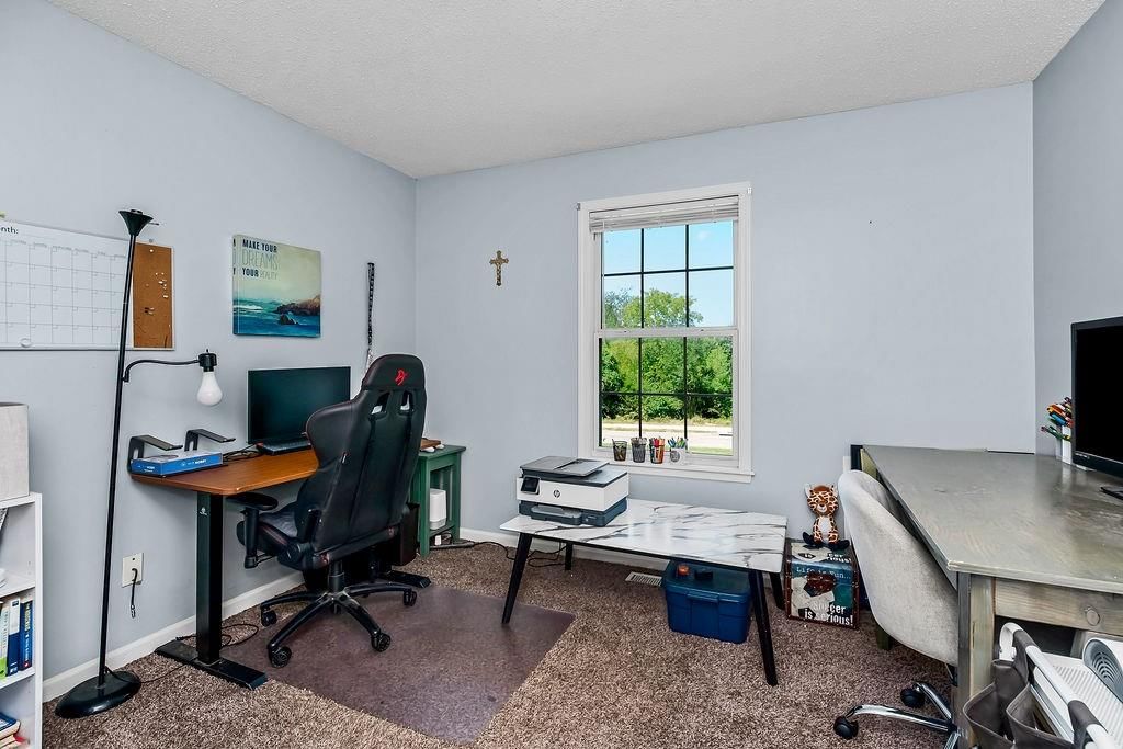 Photo 13 of 33 - 7012 E 123rd Street
