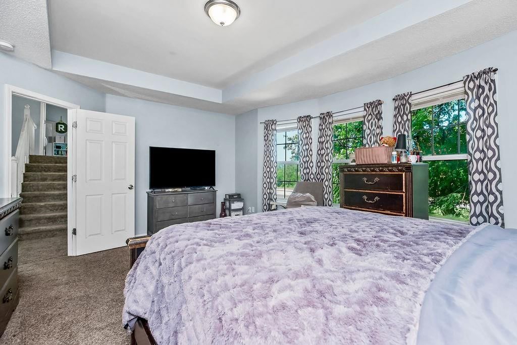 Photo 17 of 33 - 7012 E 123rd Street